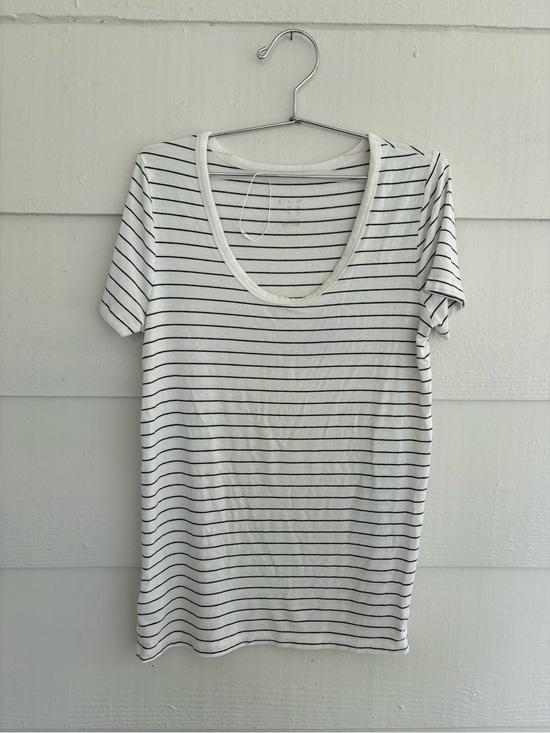 a new day Tops - A New Day Striped White Tee XS Minimalist Casual Short Sleeve Scooped Neck